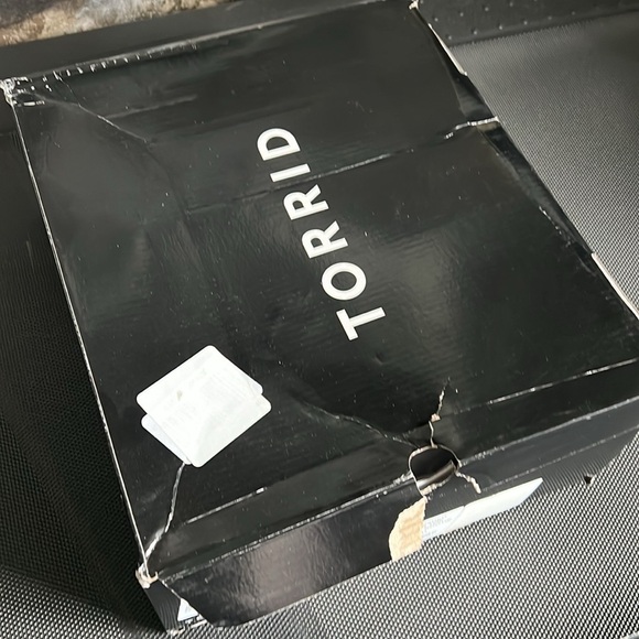 Torrid Embellished Pointed Toe Stiletto Bootie Sz 8.5 WW - Picture 12 of 12